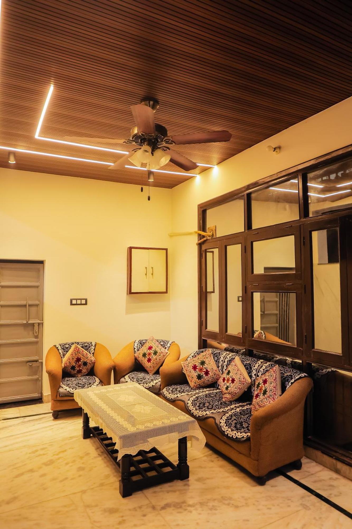 Anirudh Homestay Agra  Exterior photo
